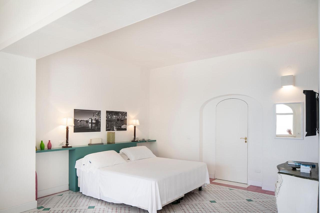 La Villa Resort & Spa Sant'Angelo  Bagian luar foto