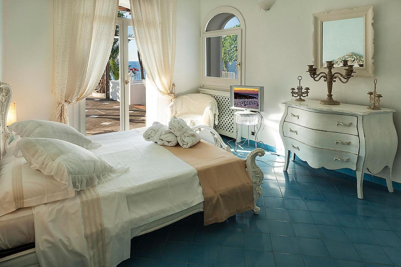 La Villa Resort & Spa Sant'Angelo  Bagian luar foto